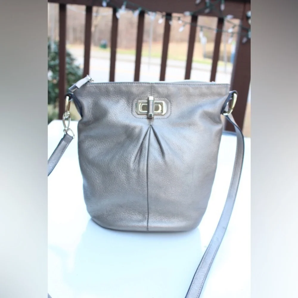 B. Makowsky bucket cross body bag